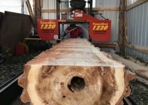 how to use a sawmill